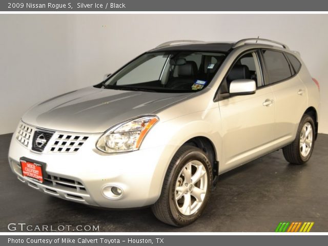 2009 Nissan Rogue S in Silver Ice