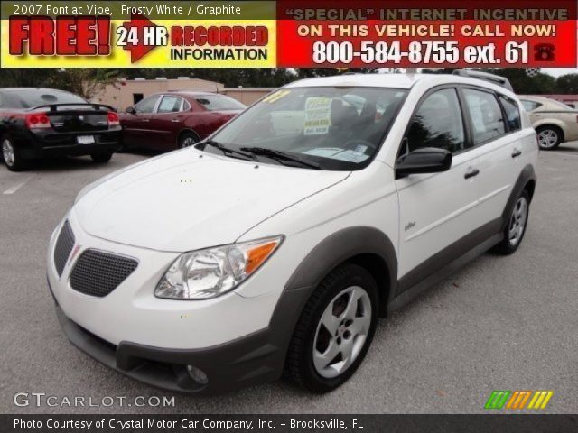 2007 Pontiac Vibe  in Frosty White