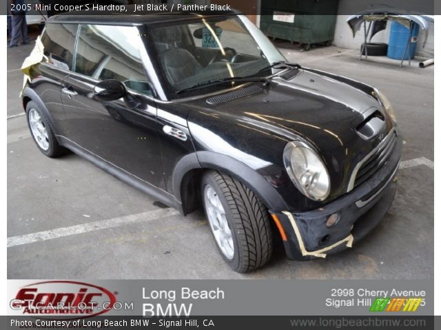 2005 Mini Cooper S Hardtop in Jet Black