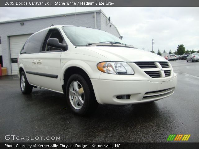 2005 Dodge Caravan SXT in Stone White