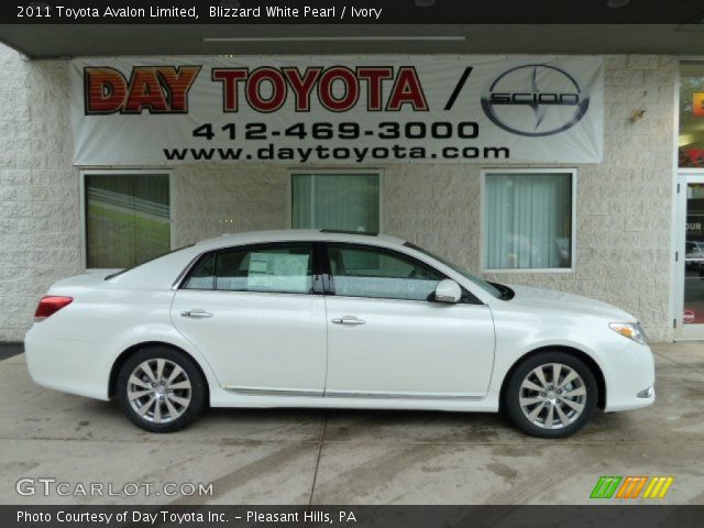 2011 Toyota Avalon Limited in Blizzard White Pearl
