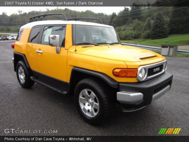 2007 Toyota FJ Cruiser 4WD in Sun Fusion