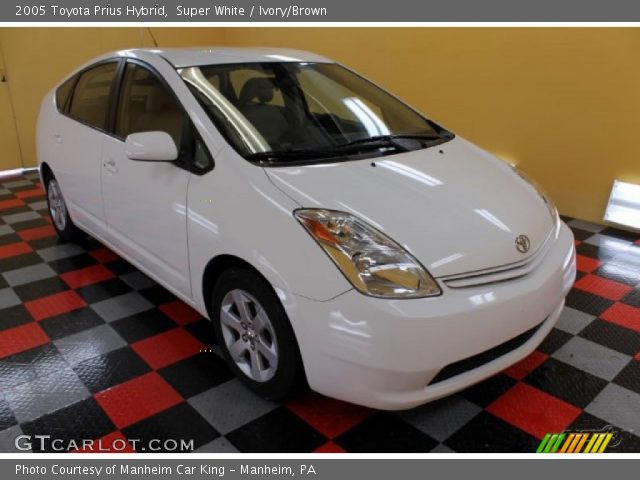 2005 Toyota Prius Hybrid in Super White