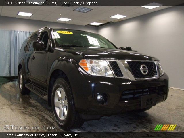 2010 Nissan Pathfinder SE 4x4 in Super Black