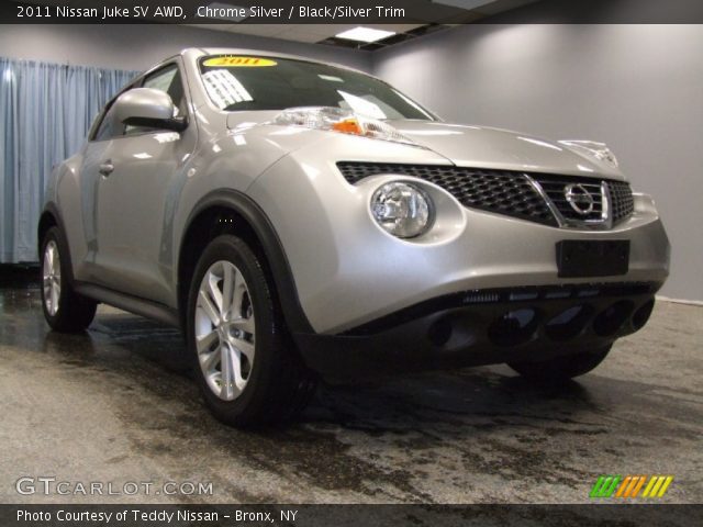 2011 Nissan Juke SV AWD in Chrome Silver