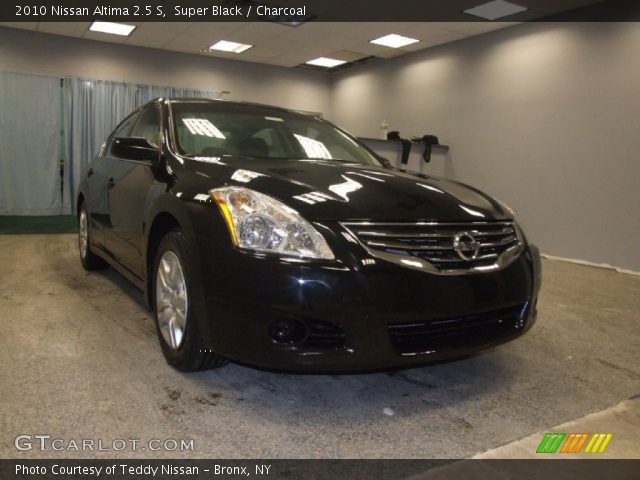 2010 Nissan Altima 2.5 S in Super Black