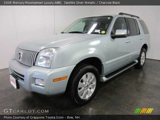 2006 Mercury Mountaineer Luxury AWD in Satellite Silver Metallic