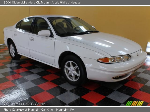 2000 Oldsmobile Alero GL Sedan in Arctic White