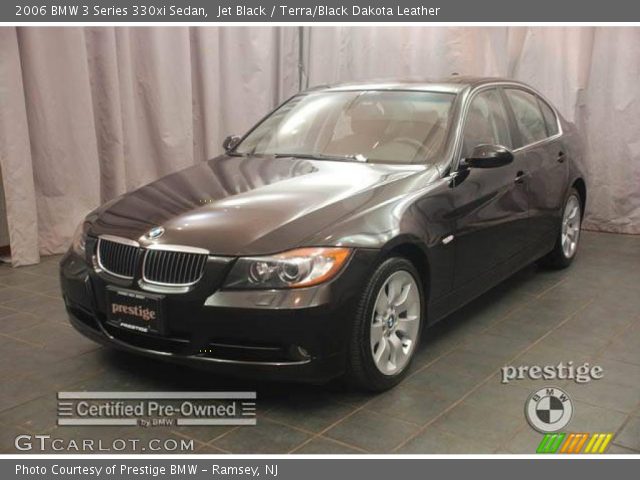 2006 BMW 3 Series 330xi Sedan in Jet Black