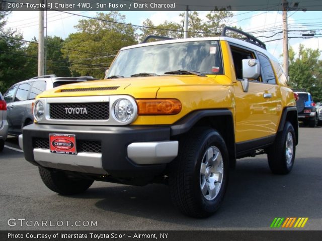 2007 Toyota FJ Cruiser 4WD in Sun Fusion
