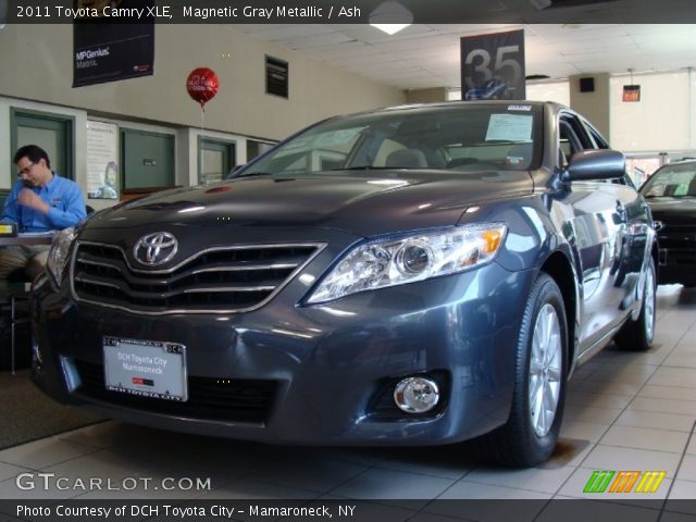 2011 Toyota Camry XLE in Magnetic Gray Metallic