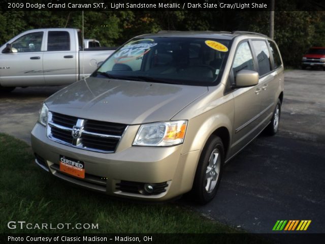 2009 Dodge Grand Caravan SXT in Light Sandstone Metallic