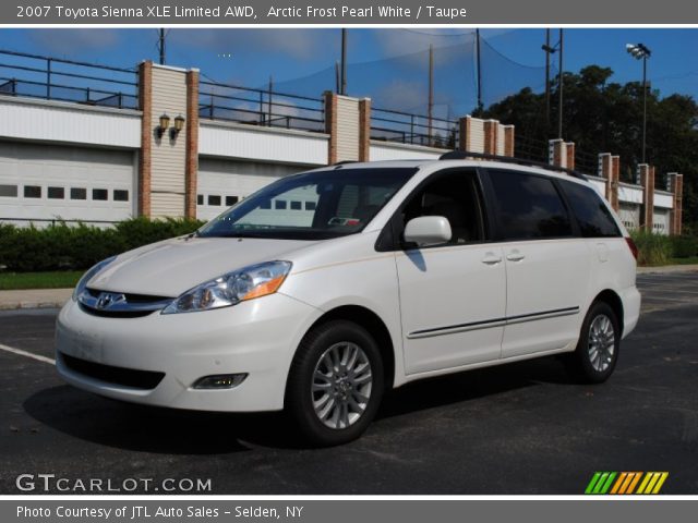 2007 Toyota Sienna XLE Limited AWD in Arctic Frost Pearl White