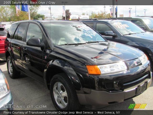 2005 Saturn VUE  in Black Onyx