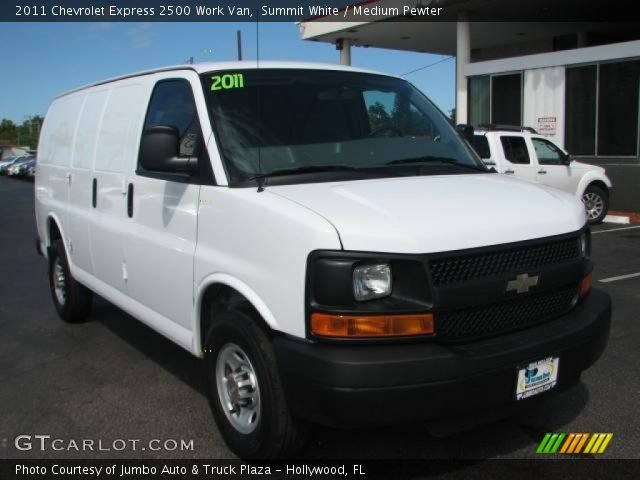 2011 Chevrolet Express 2500 Work Van in Summit White
