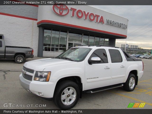 2007 Chevrolet Avalanche Z71 4WD in Summit White