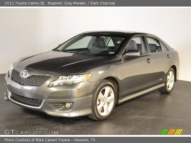 2011 Toyota Camry SE in Magnetic Gray Metallic