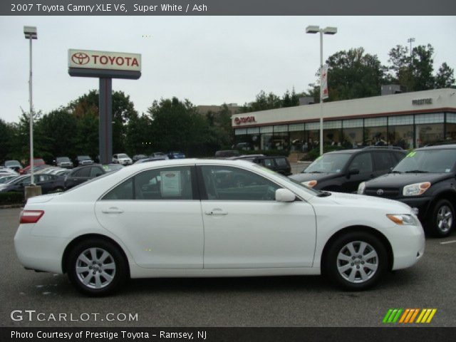 2007 Toyota Camry XLE V6 in Super White