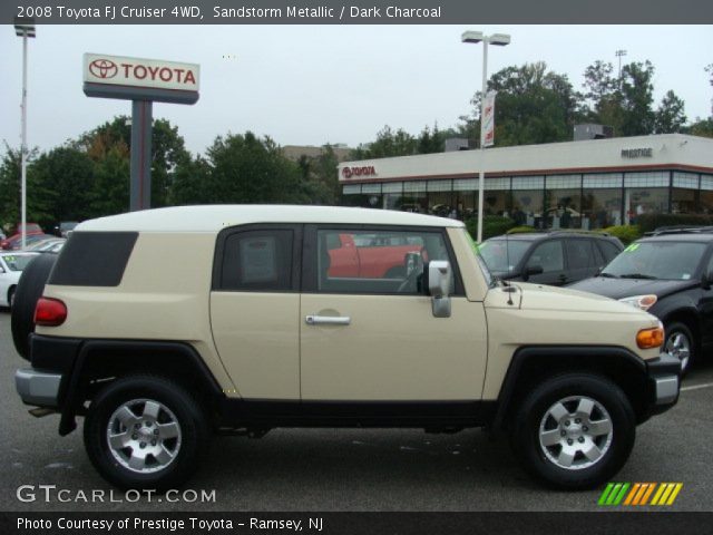 2008 Toyota FJ Cruiser 4WD in Sandstorm Metallic