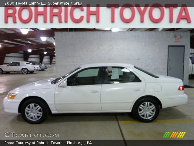 2000 Toyota Camry LE in Super White