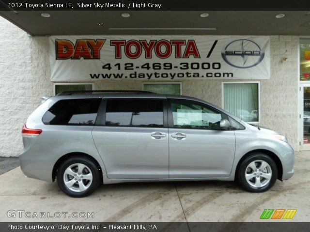 2012 Toyota Sienna LE in Silver Sky Metallic