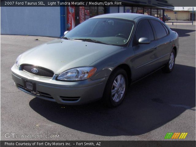 2007 Ford Taurus SEL in Light Tundra Metallic