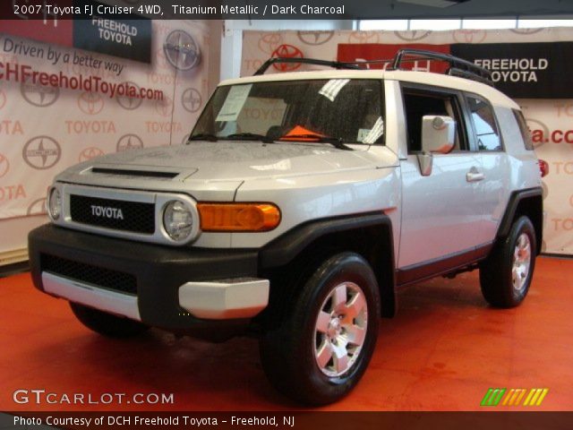 2007 Toyota FJ Cruiser 4WD in Titanium Metallic