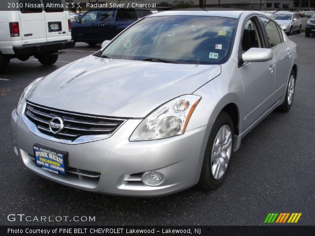 2010 Nissan Altima 2.5 S in Radiant Silver
