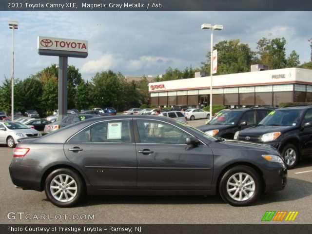 2011 Toyota Camry XLE in Magnetic Gray Metallic