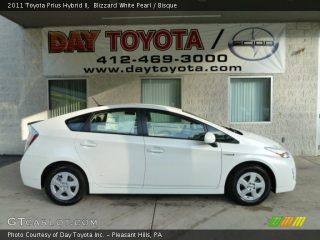 2011 Toyota Prius Hybrid II in Blizzard White Pearl
