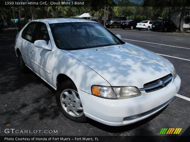 1999 Nissan Altima GXE in Cloud White