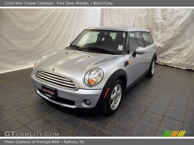 2009 Mini Cooper Clubman in Pure Silver Metallic
