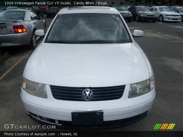 1999 Volkswagen Passat GLX V6 Sedan in Candy White