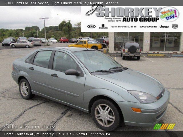 2003 Ford Focus SE Sedan in Light Tundra Metallic