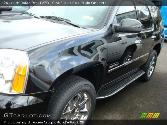 2011 GMC Yukon Denali AWD in Onyx Black