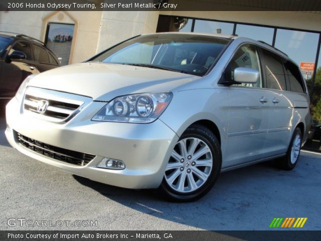 2006 Honda Odyssey Touring in Silver Pearl Metallic