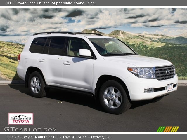 2011 Toyota Land Cruiser  in Super White