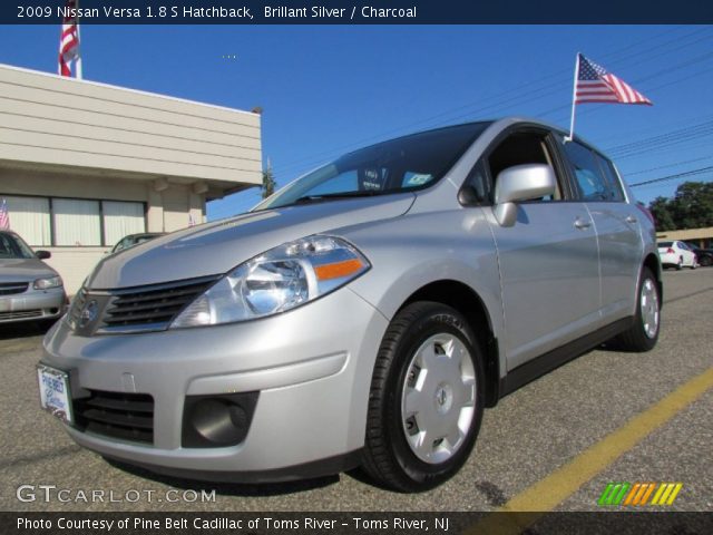 2009 Nissan Versa 1.8 S Hatchback in Brillant Silver