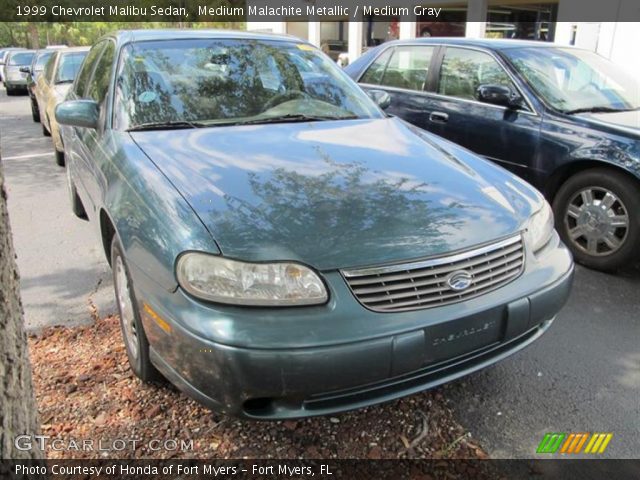 1999 Chevrolet Malibu Sedan in Medium Malachite Metallic