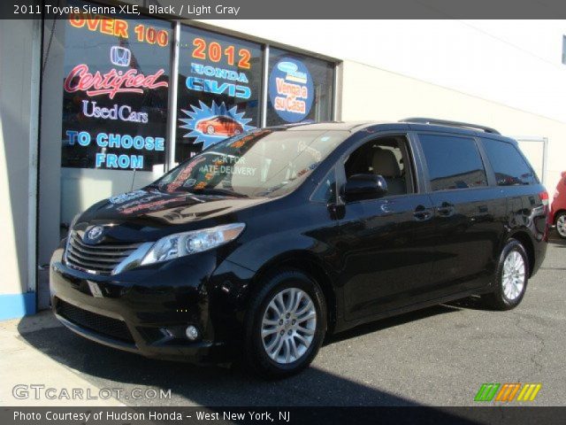 2011 Toyota Sienna XLE in Black