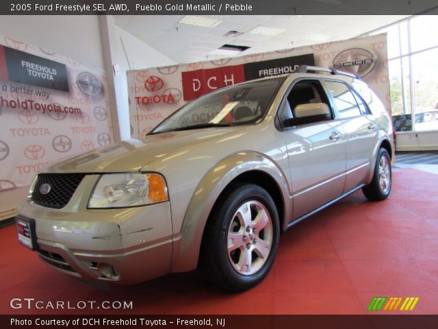 2005 Ford Freestyle SEL AWD in Pueblo Gold Metallic