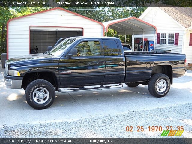 2000 Dodge Ram 2500 SLT Extended Cab 4x4 in Black