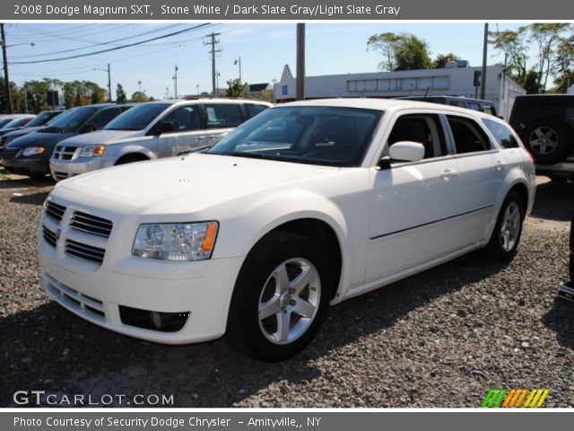 2008 Dodge Magnum SXT in Stone White