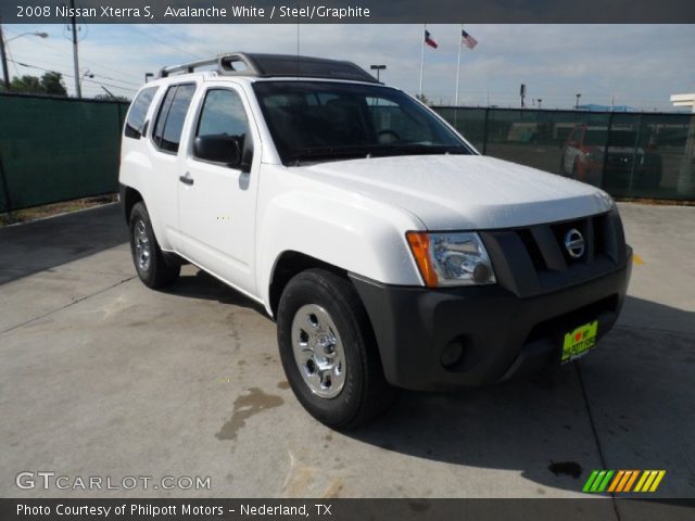 2008 Nissan Xterra S in Avalanche White