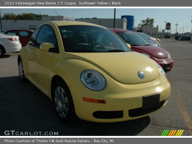 2010 Volkswagen New Beetle 2.5 Coupe in Sunflower Yellow