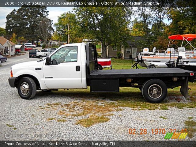 2000 Ford F350 Super Duty XL Regular Cab Chassis in Oxford White