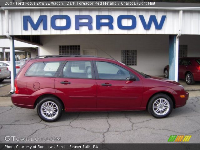 2007 Ford Focus ZXW SE Wagon in Dark Toreador Red Metallic