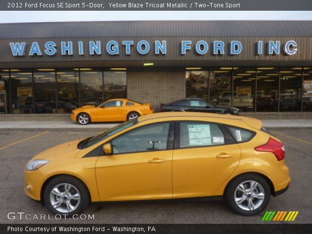 2012 Ford Focus SE Sport 5-Door in Yellow Blaze Tricoat Metallic