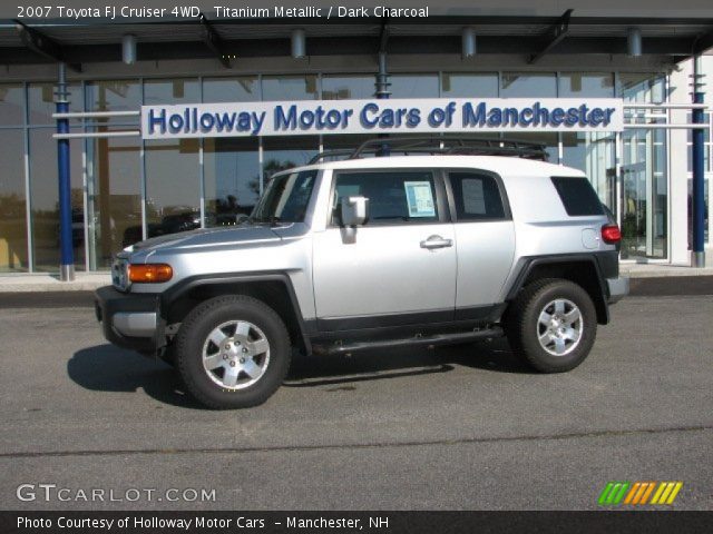 2007 Toyota FJ Cruiser 4WD in Titanium Metallic