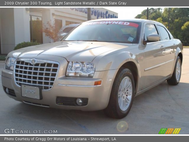 2009 Chrysler 300 Touring in Light Sandstone Metallic